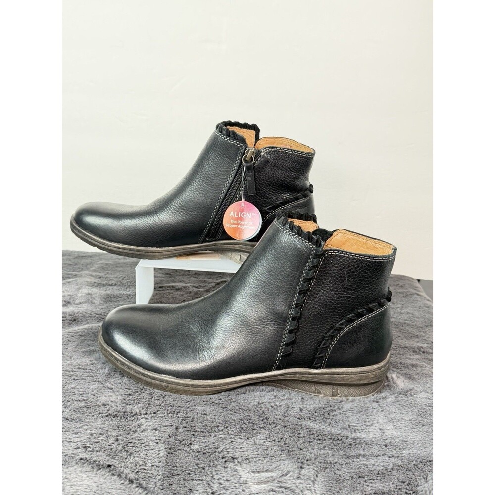 Comfortiva Women’s 9M Black Leather Waterproof Ankle Boots Side Zip